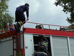 21.08.2015 Odtahová služba strhla při průjezdu Divišovem větev