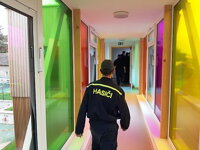 Hasiči se seznámili s novými prostory školky Hasiči se seznámili s novými prostory školky