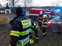 Plameny si vzaly střechu rodinného domu Plameny si vzaly střechu rodinného domu