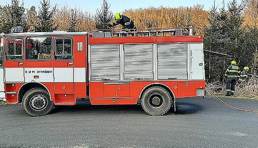 Hasiči spěchali k požáru v Českém Šternberku